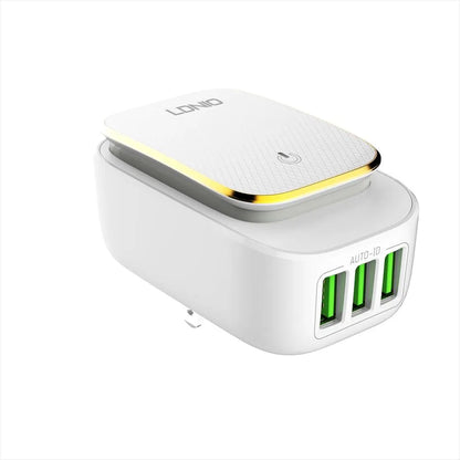 Cargador de 3 puertos USB 3.4A 17W lampara tactil led Auto